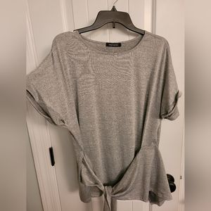 Gray tshirt with tie at the waist